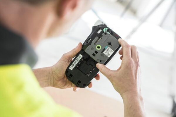 Brother PT-E110BP Contractor Kit: P-Touch Handheld Industrial Label Printer Plus 3 Tapes (up to 12mm Labels) - Image 5